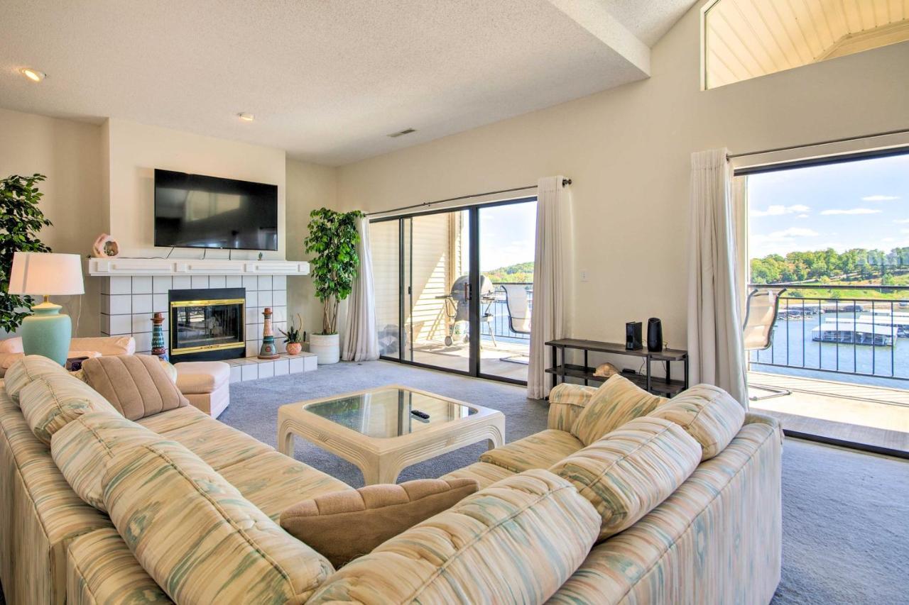 Bright Waterfront Condo With Resort Amenities! Lake Ozark Exterior photo